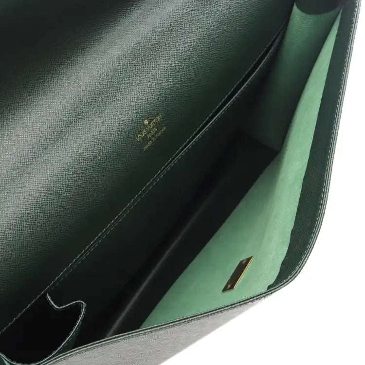 Louis Vuitton Taiga Porte Documents Angara