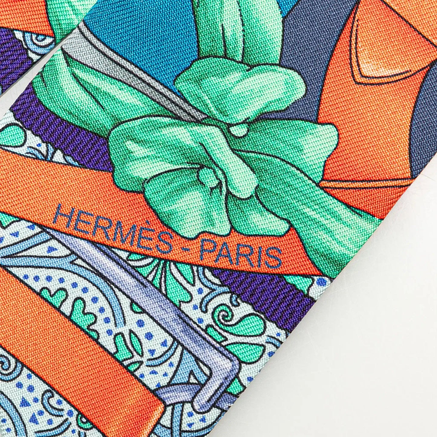 Hermès Grand Manege Fleuri Silk Twilly Scarf