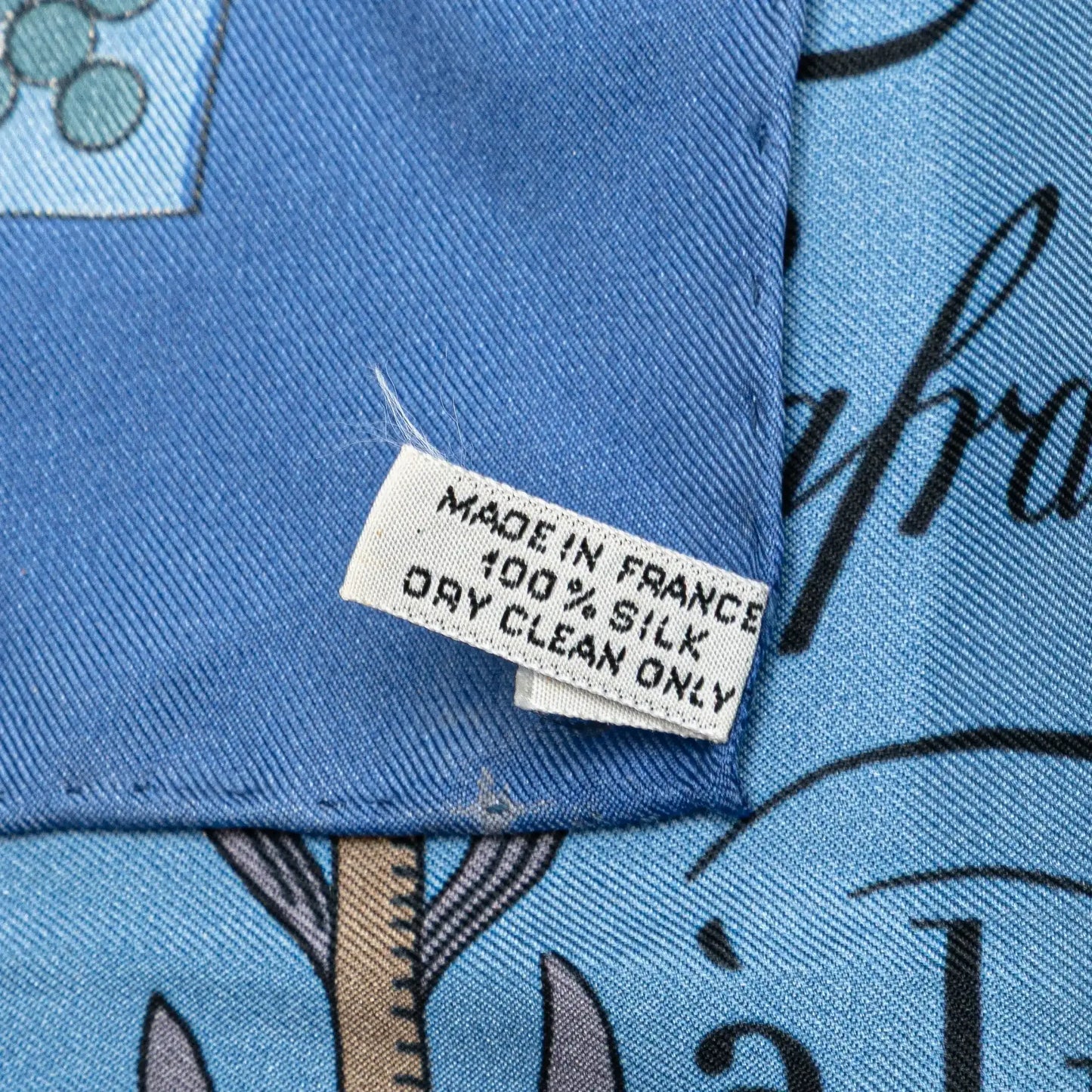 Hermès Huile Rafraichissante a L Usage de la Toilette Parfumee Silk Scarf