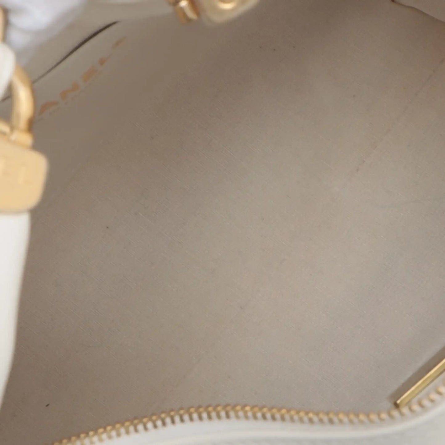 Chanel Quilted Calfskin Close To Me Hobo
