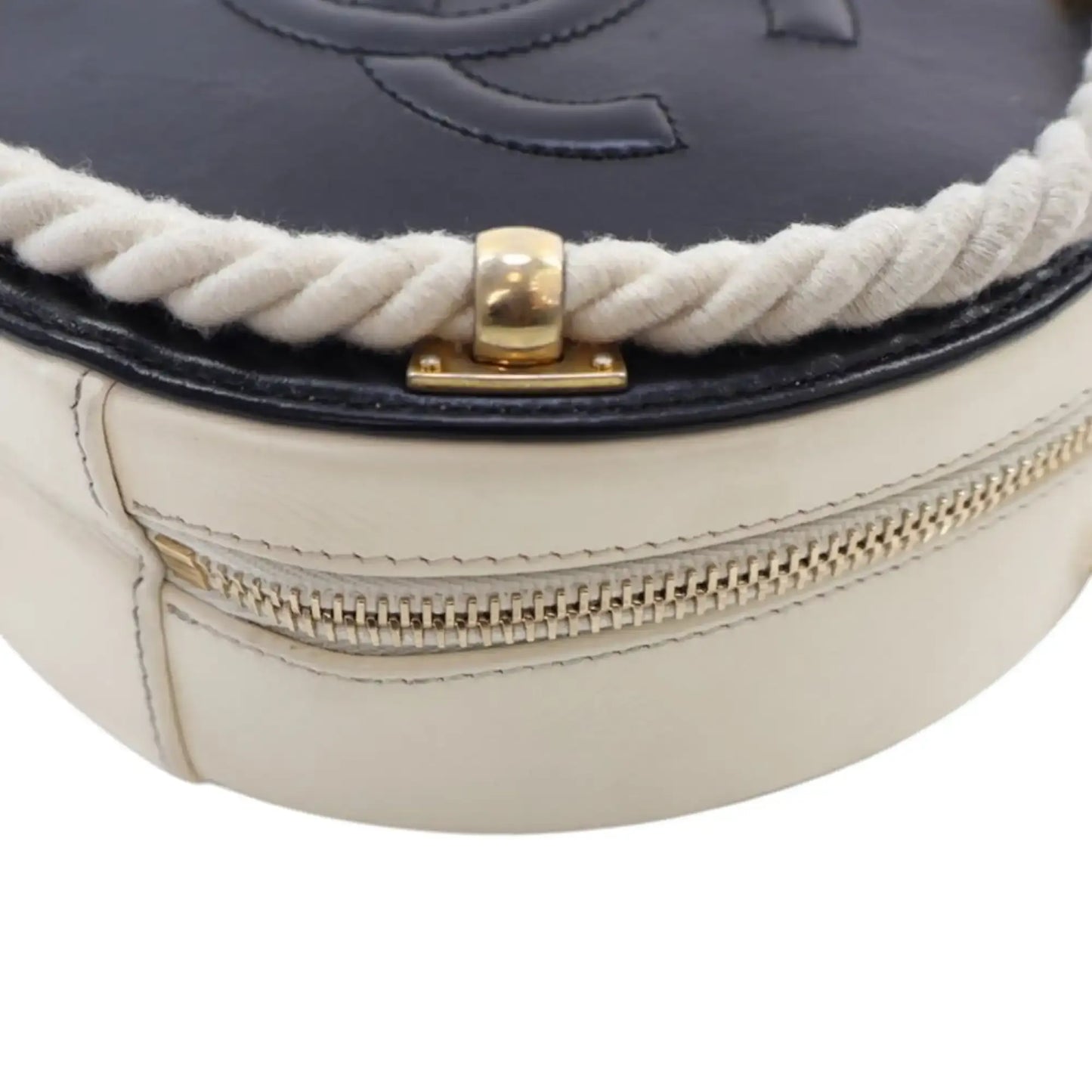 Chanel Crumpled Calfskin En Vogue Round Bag