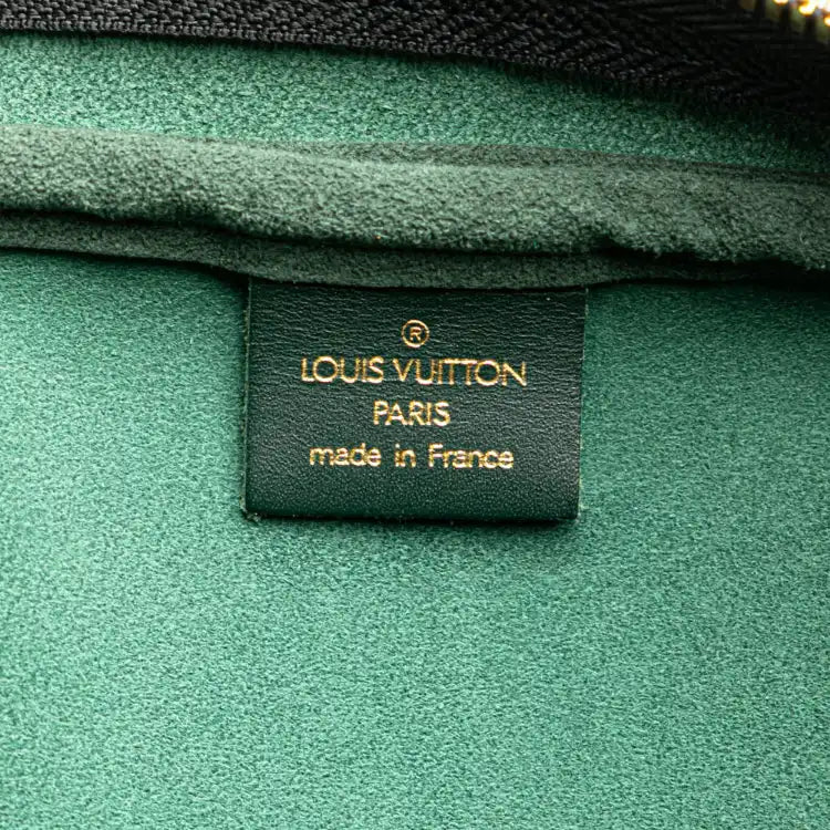 Louis Vuitton Taiga Kendall GM