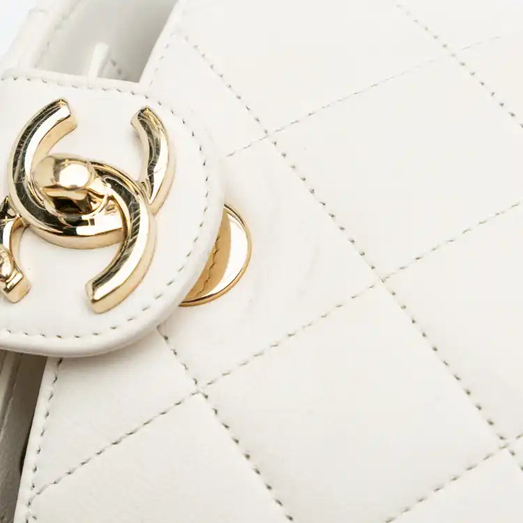 Chanel CC Lambskin Elegant Chain Vanity Case