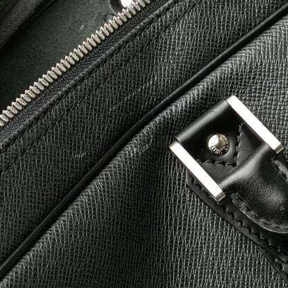 Louis Vuitton Taiga Kendall GM
