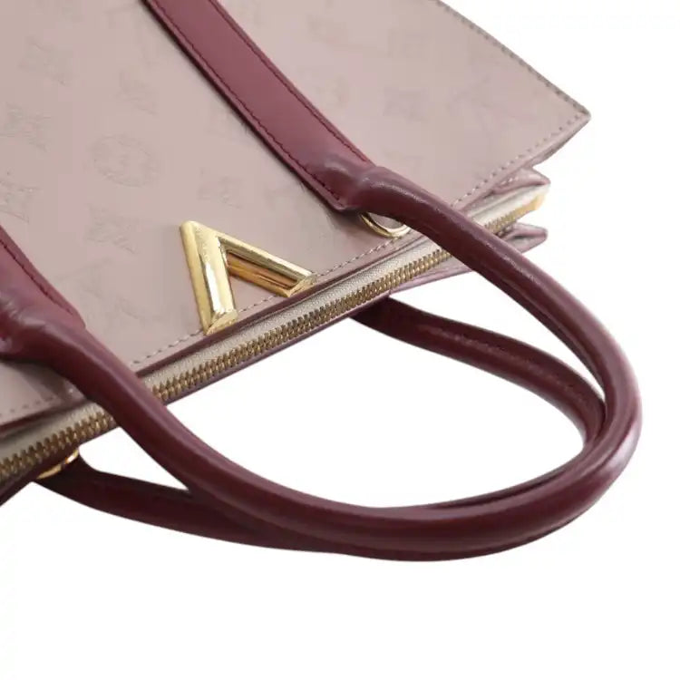 Louis Vuitton Monogram Cuir Plume Very Tote MM