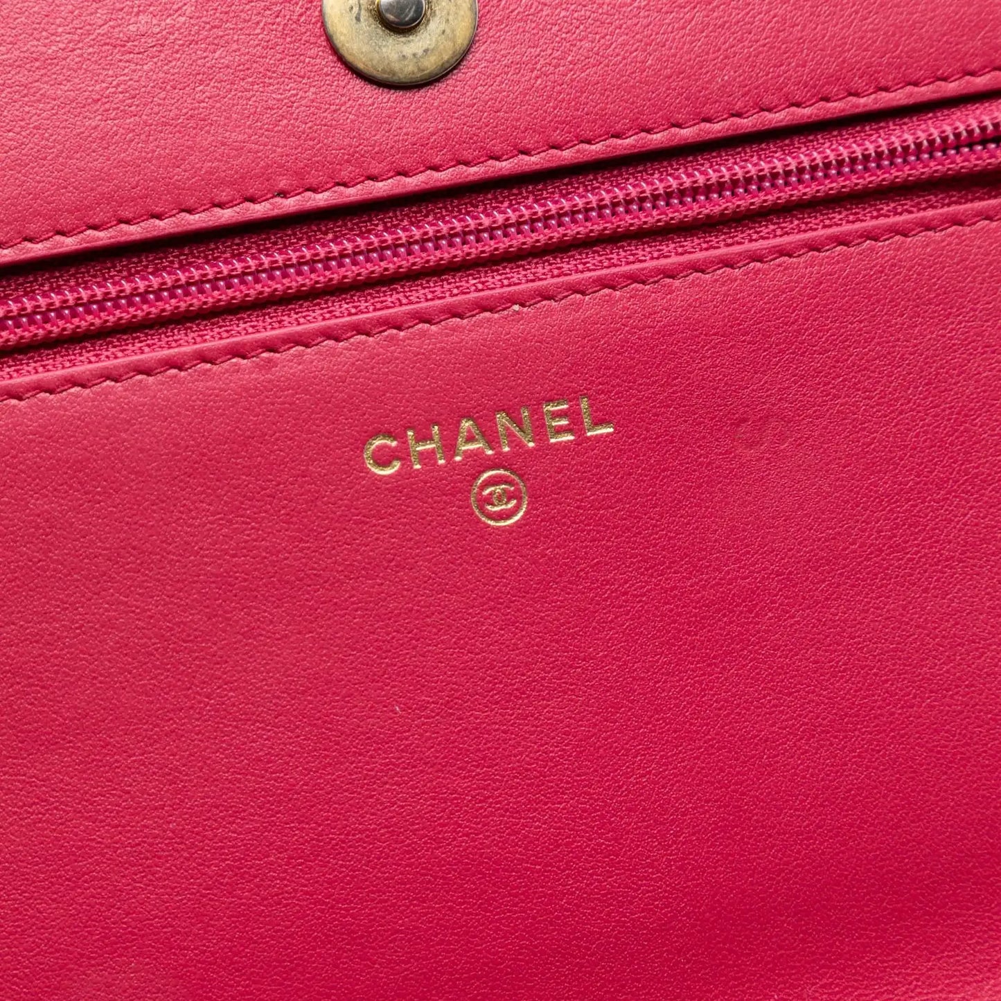 Chanel Tweed Written in Chain Logo Wallet on Chain