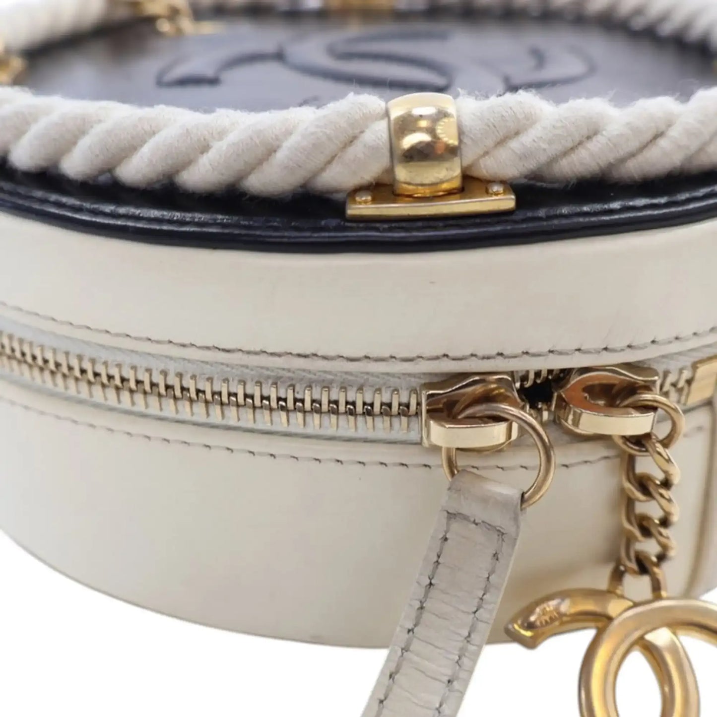 Chanel Crumpled Calfskin En Vogue Round Bag