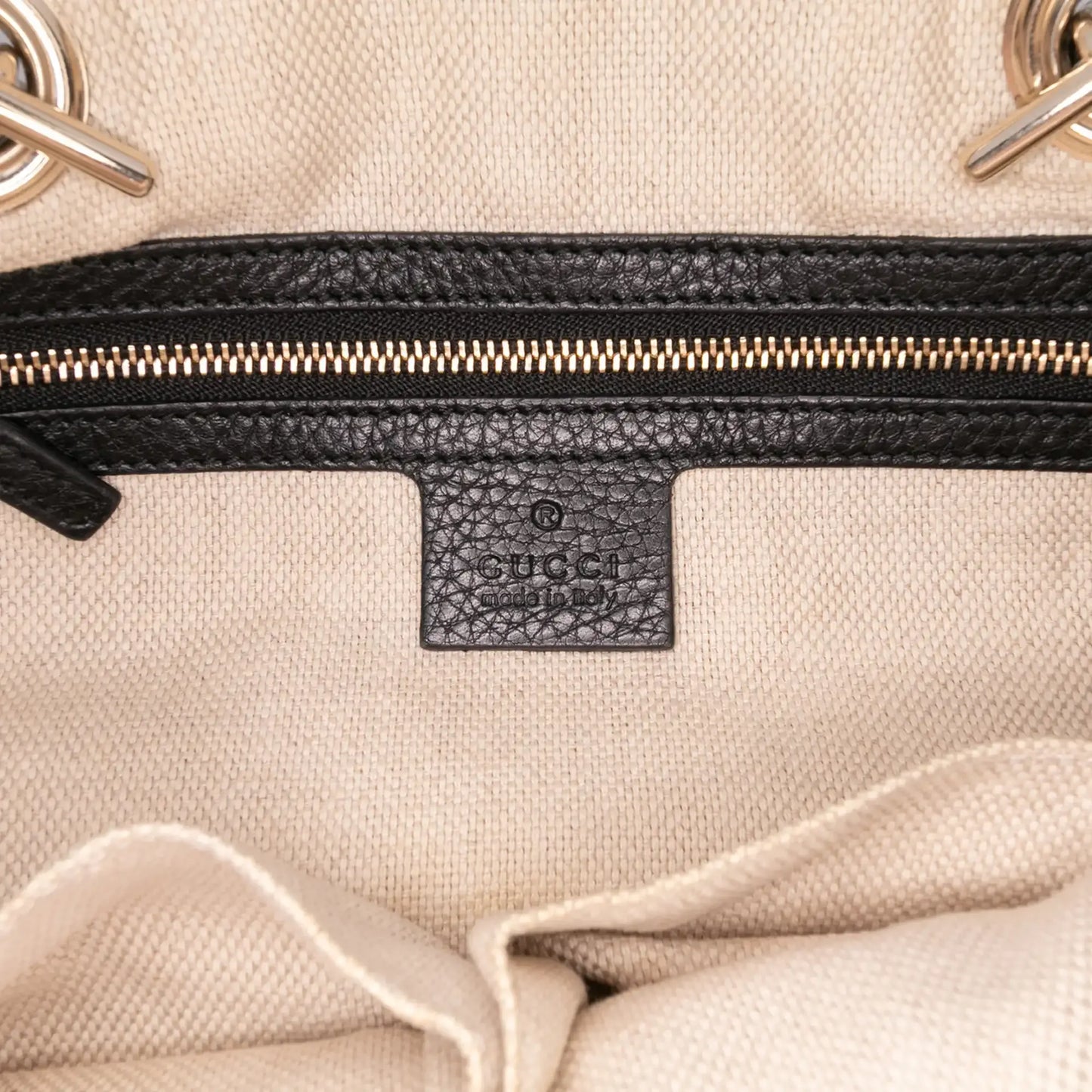 Gucci Pebbled Leather Soho Chain Zip Shoulder Bag