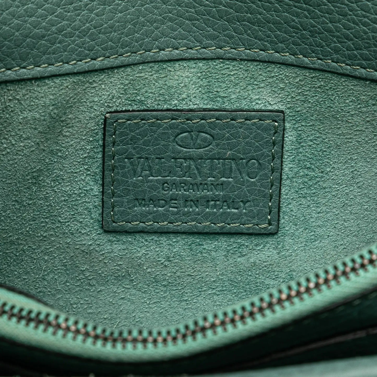 Valentino Pebbled Calfskin Rockstud Wallet On Chain