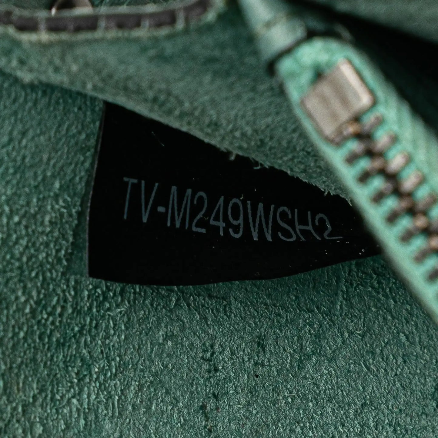 Valentino Pebbled Calfskin Rockstud Wallet On Chain